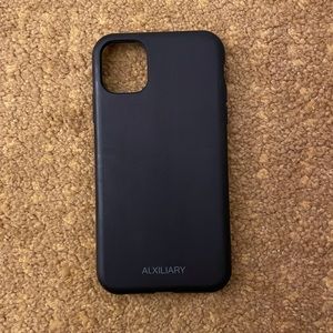 Aritzia Auxiliary iPhone 11 Hard Case in Black